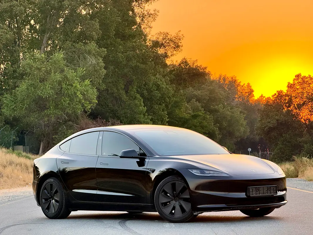 Tesla Model 3 2025 — photo 1 of 19