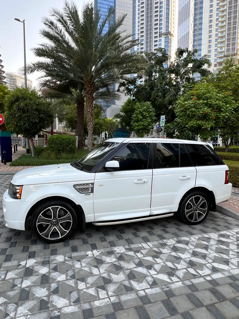 Land Rover Range Rover Sport 2012 — photo 1 of 7