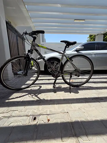 Kellys Cliff 30 M size -Silver (5 months old) with Shimano Drive