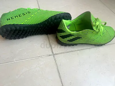 Boys Adidas Green Turf Football shoes - Size US4