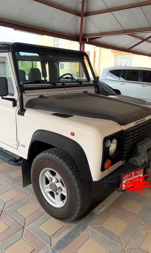 Land Rover Defender 1997 — photo 1 of 8