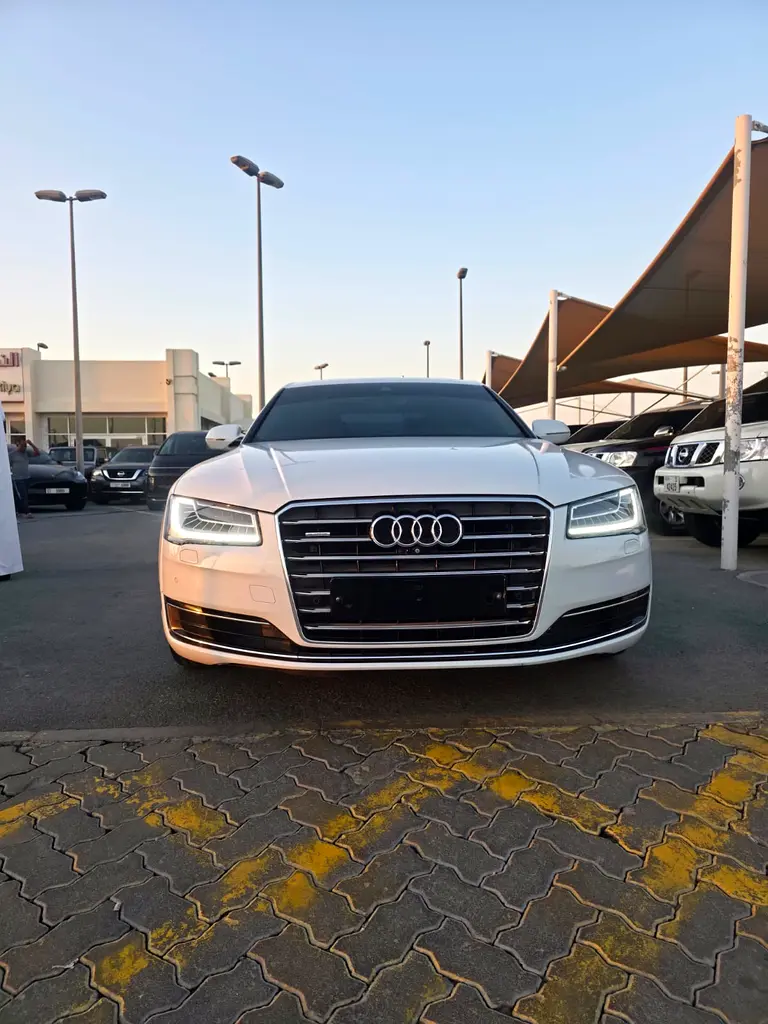 Audi A8 2015 — photo 1 of 20