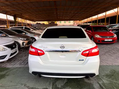 2017 Nissan ALTIMA — фото 10