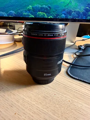 Canon EF 85mm f/1.4L IS USM Lens – Excellent Condition