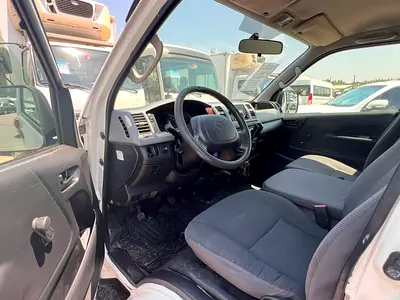 صورة مصغرة 7 لـ 2011 Toyota HIACE