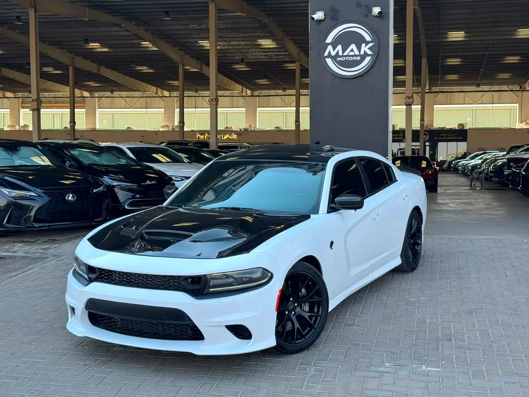 Dodge Charger 2018 — photo 1 of 17