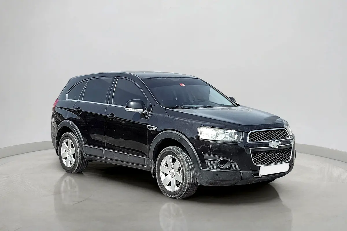 Chevrolet Captiva 2012 — photo 1 of 13