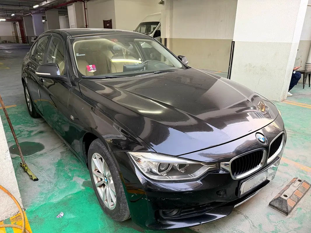 BMW 3-Series 2012 — photo 1 of 8