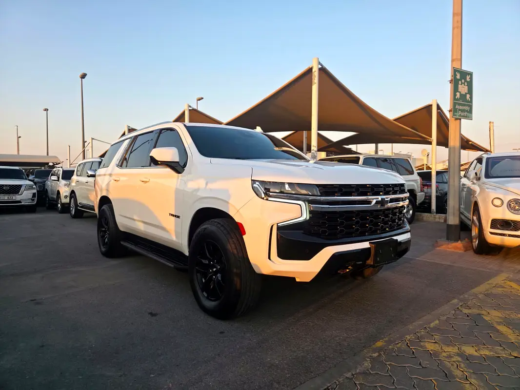 Chevrolet Tahoe 2023 — photo 1 of 19