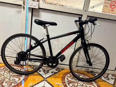 Giant hybrid/commuter bike - good condition