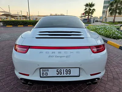 صورة 18 لـ 2015 Porsche 911