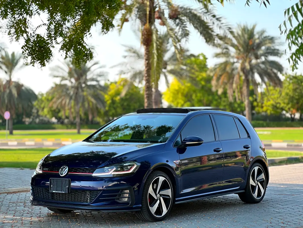 Volkswagen Golf GTI 2019 — photo 1 of 19