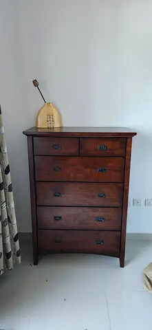 Chest of drawers