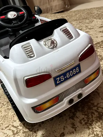 White Electric Ride On Car for Kids with remote