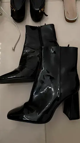 Black boots- size 39