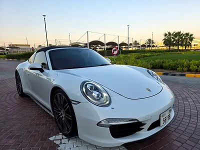 صورة 10 لـ 2015 Porsche 911