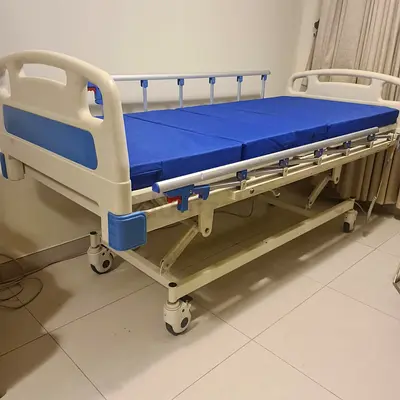Used Electric Hospital/Medical Bed with Mattress - Excellent Condition !