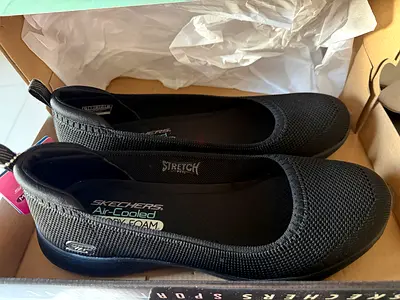 Skechers Womens Black Slip-On Memory Foam Shoe