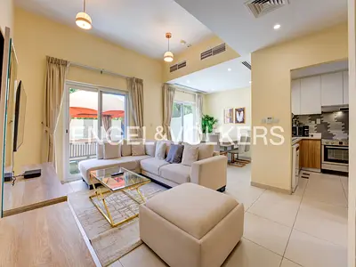 Modern Townhouse | Furnished | Vacant