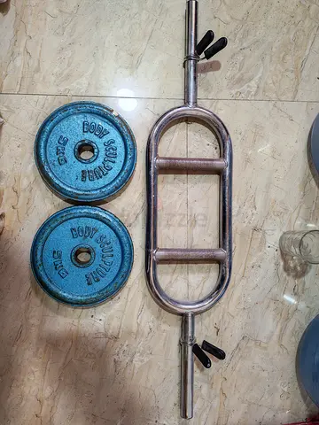Tricep B arbell with 10 kg weigh