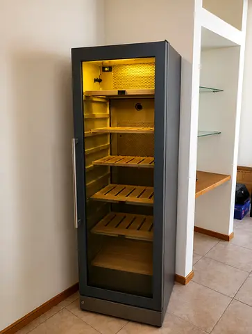 Siemens iq700 Tall Dual -Zone Wine Cooler / Beverage Fridge - Glass Door