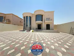Luxurious Stand Alone 6 Master Bedrooms Hall Majlis &amp;Maidroom at Very Prime Location in Madinat 