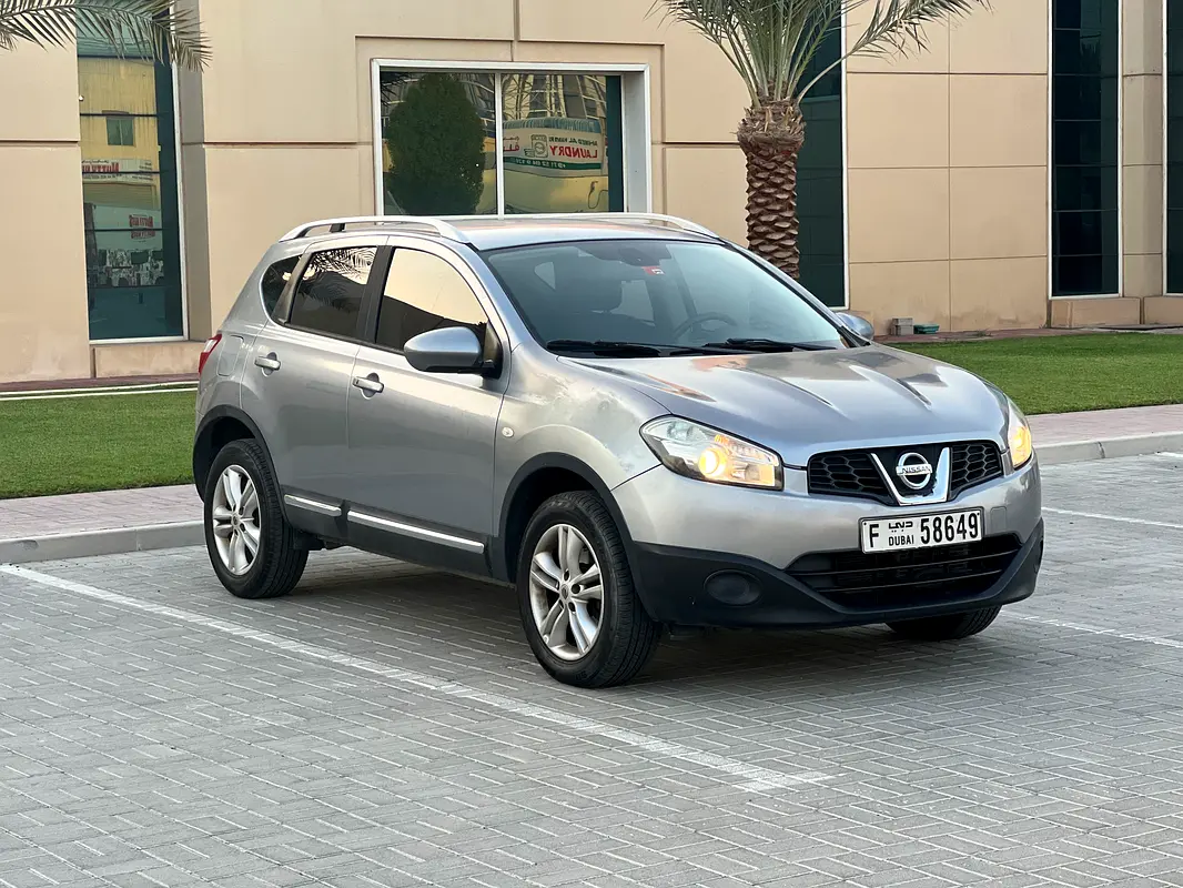 Nissan Qashqai 2014 — photo 1 of 12