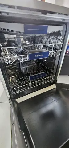 Siemens iq300 Dishwasher three racks freestanding