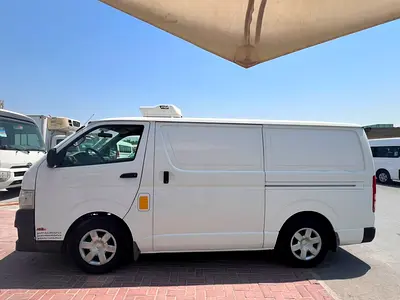 صورة مصغرة 3 لـ 2011 Toyota HIACE