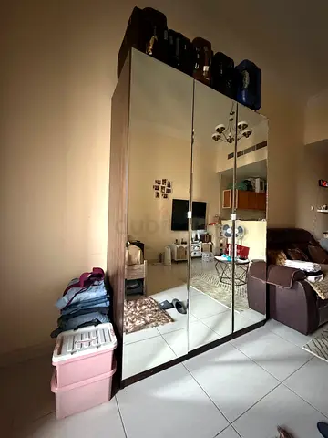 HOMEBOX BRAND LIKE NEW BIG 3 DOOR WHOLE MIRROR SOLID WOOD CUPBOARD