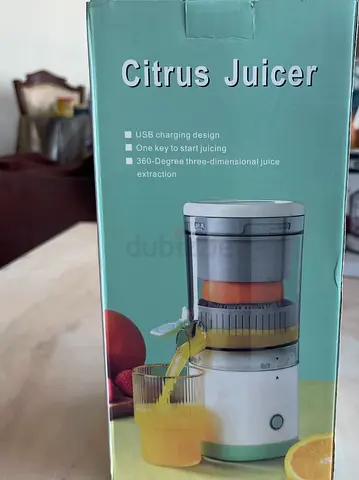 Portable USB Citrus Juicer - Compact Electric Orange Juicer