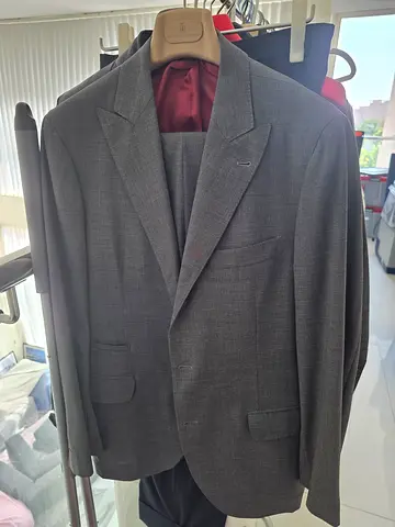 Brunello Cucinelli peak label suit EU50 summe weight
