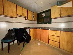 HOT OFFER ! FULLY SPACIOUS 1BHK 2 WASH PARKING FREE WITH BALCONY NEAR TO PARK NEAT AND CLEAN BUILDIN