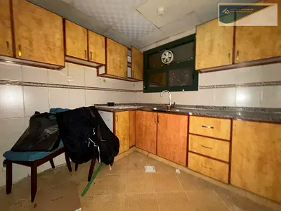 HOT OFFER ! FULLY SPACIOUS 1BHK 2 WASH PARKING FREE WITH BALCONY NEAR TO PARK NEAT AND CLEAN BUILDI