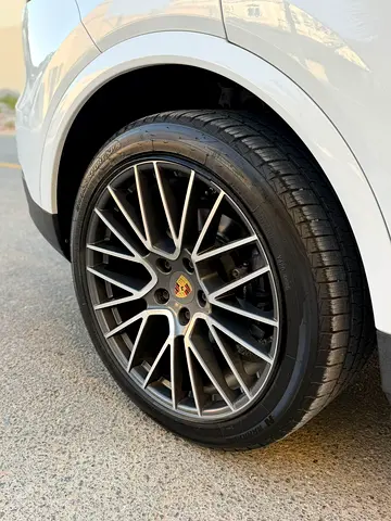 2018 Porsche CAYENNE — миниатюра 17