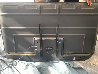 55SUC8300 SKYWORTH 55-Inch Good Working Condition Third Available Piece