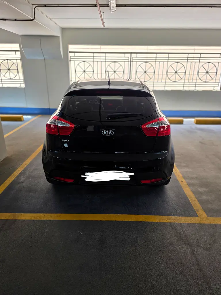 Kia Rio 2014 — photo 1 of 13