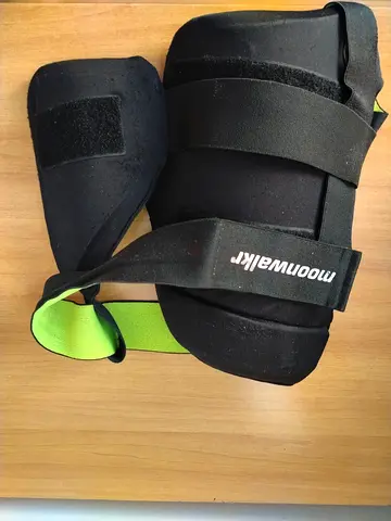 MoonWalker thigh pad Small