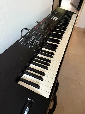 Roland Juno DS 88 key keyboard synthesizer workstation