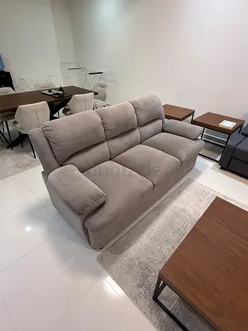 Light grey 3-seater fabric sofa in good condition
