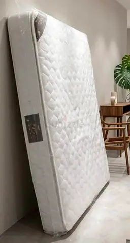 Brend New King size 180x200 spring Top memory foam matress Available 28 cm thikniss