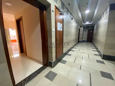 شقة جديدة غرفة وصالة | إطلالة خلفية جانبية | بناية عائلية | موقع مميز في المويهات 3