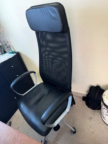Ergonomic high-back office chair with headrest