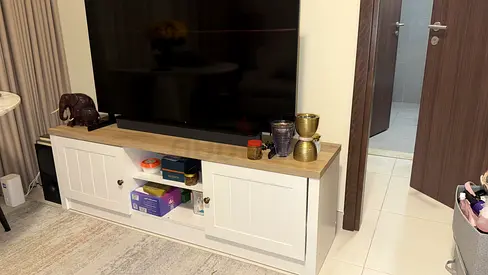 White TV Cabinet / Media Unit with Oak Top - Great Condition