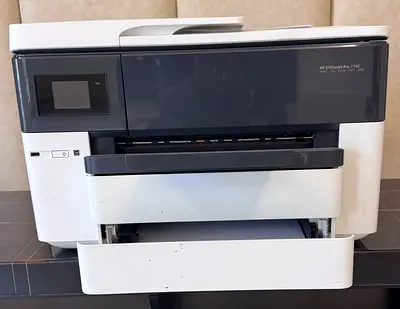 HP OfficeJet Pro 7740 All-in-One Wide-format Printer - Used with brand new xtra cadrage