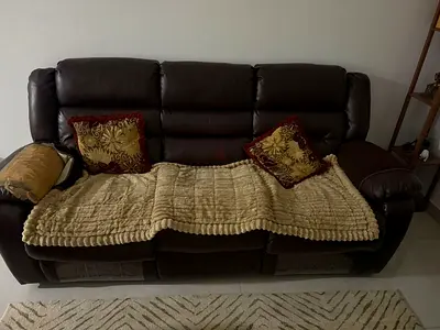 DANUBE PURE LEATHER RECLINER BRAND NEW CONDITION
