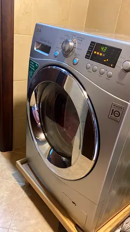 Front load washing machine - LG 7kg, silver, good condition
