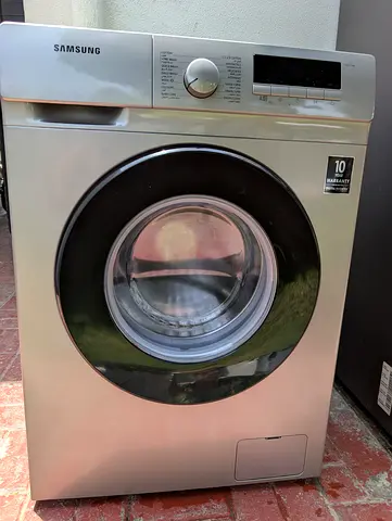 Samsung WW70T3020BS/GU 7Kg front load washing machine in a silver finish.It features Digital Inverte