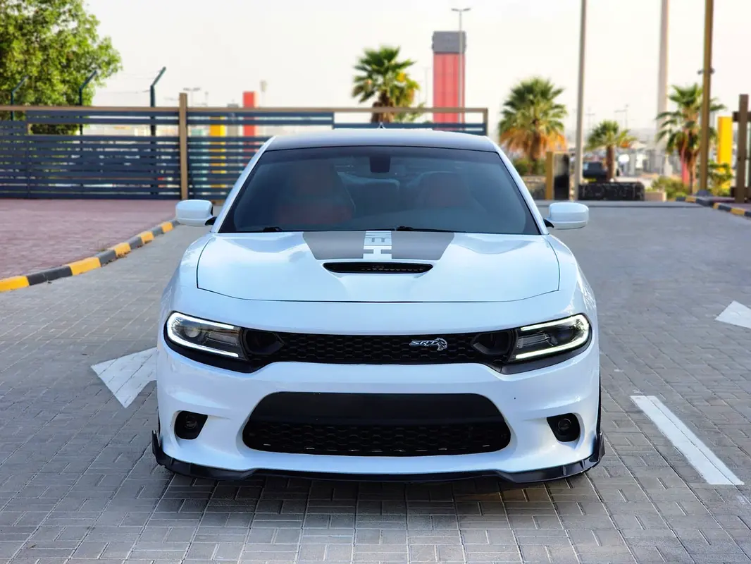 Dodge Charger 2018 — photo 1 of 12