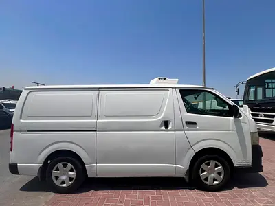 Toyota Hiace GL 2011 GCC Specs - Reliable 15-Seater Passenger Van